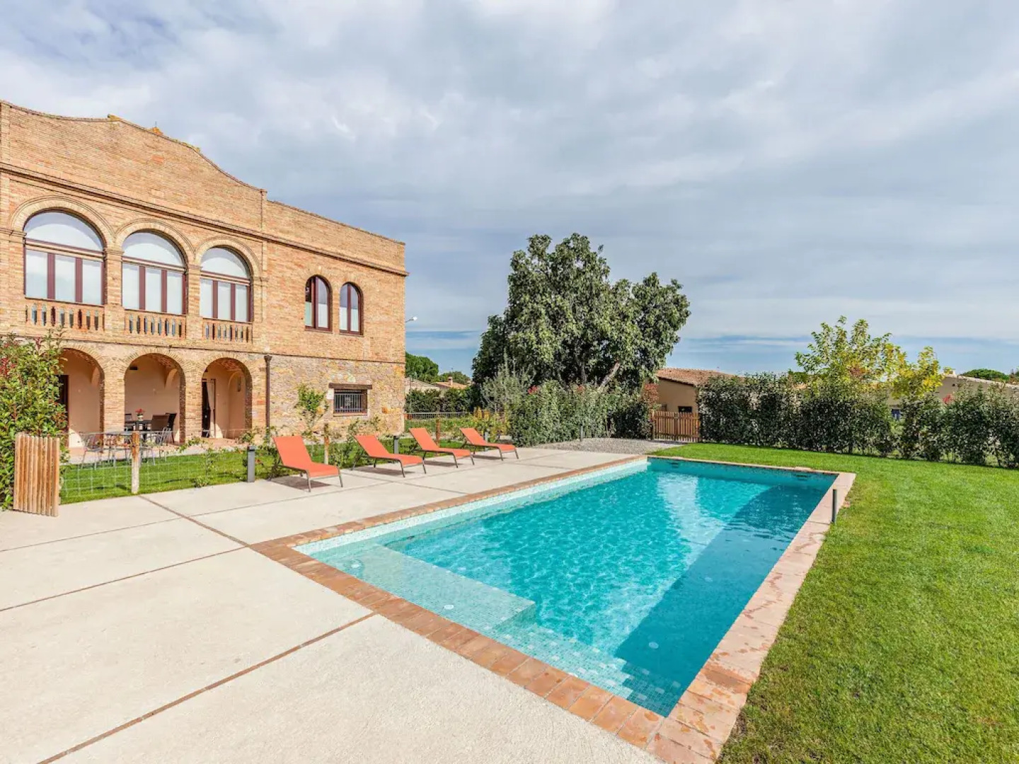 Charming Holiday Home in Vulpellac With Shared Pool