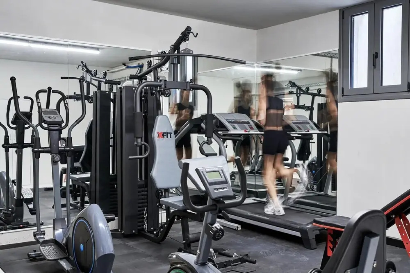 Beachfront Alassa Villas w Private Pools Complex