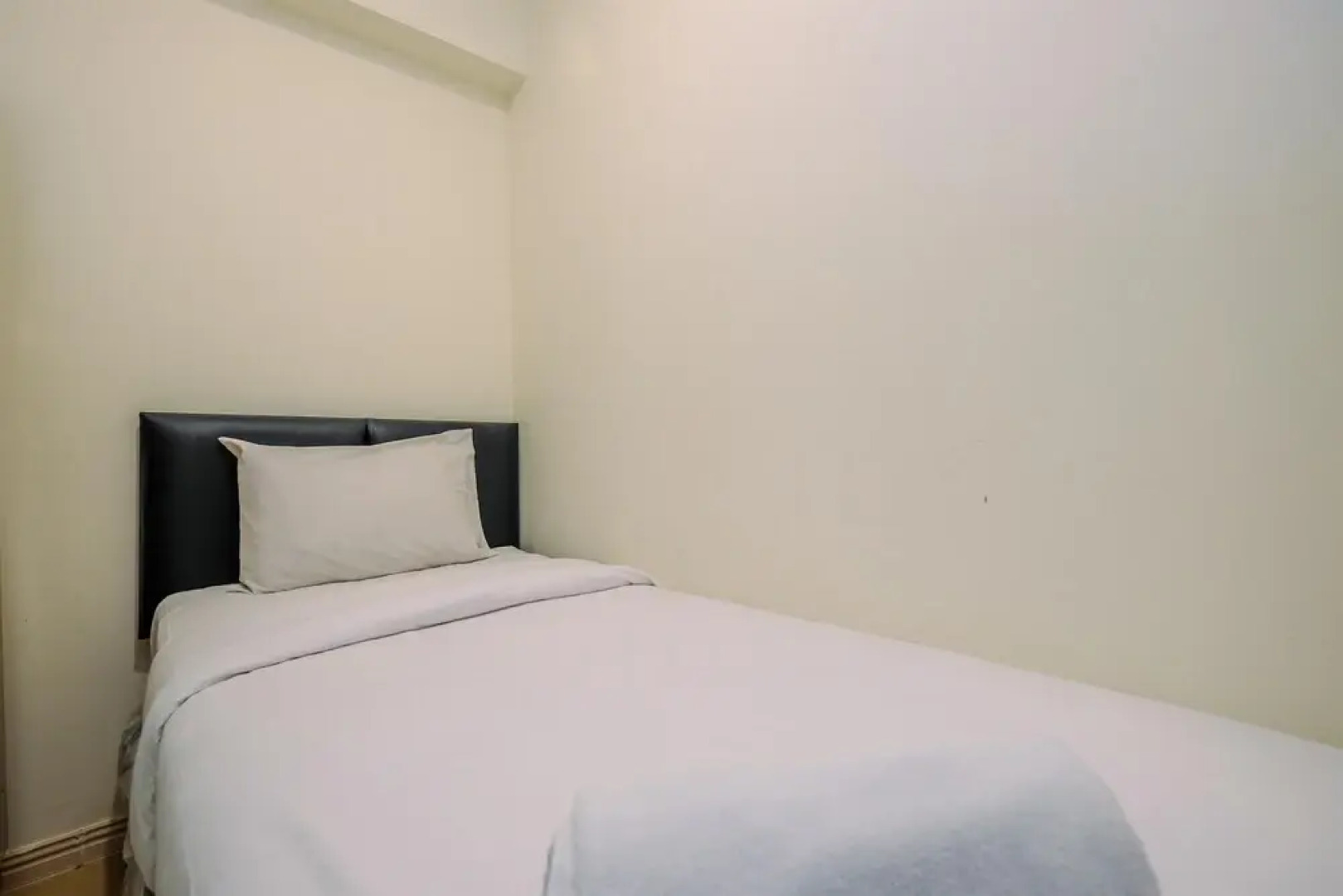 Cozy And Simply 2Br At Meikarta Apartment