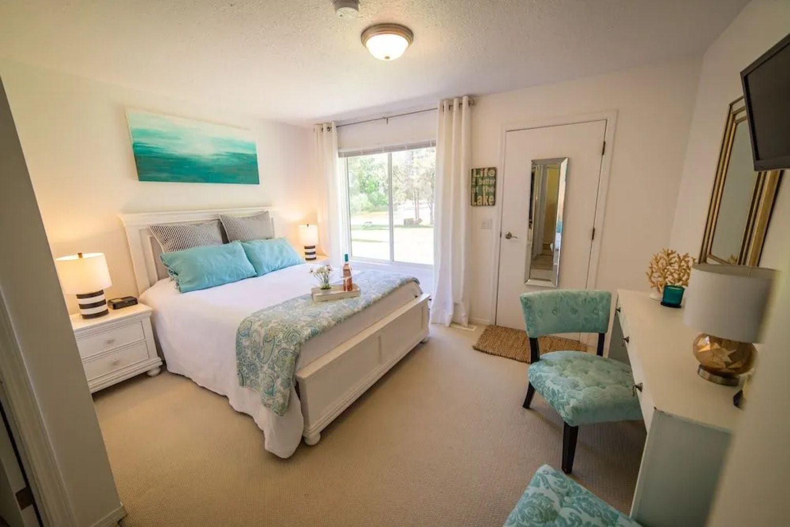 Lakeshore Boutique Inn Inc.