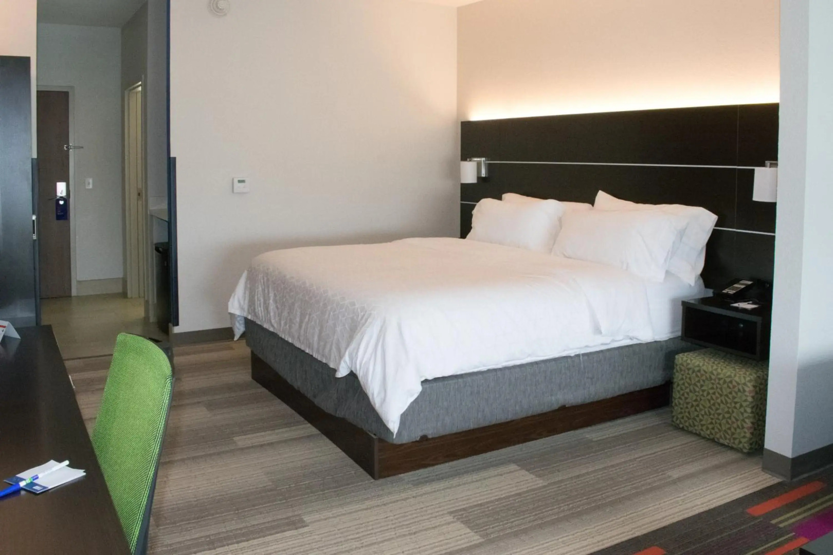 Holiday Inn Express and Suites West Memphis by IHG