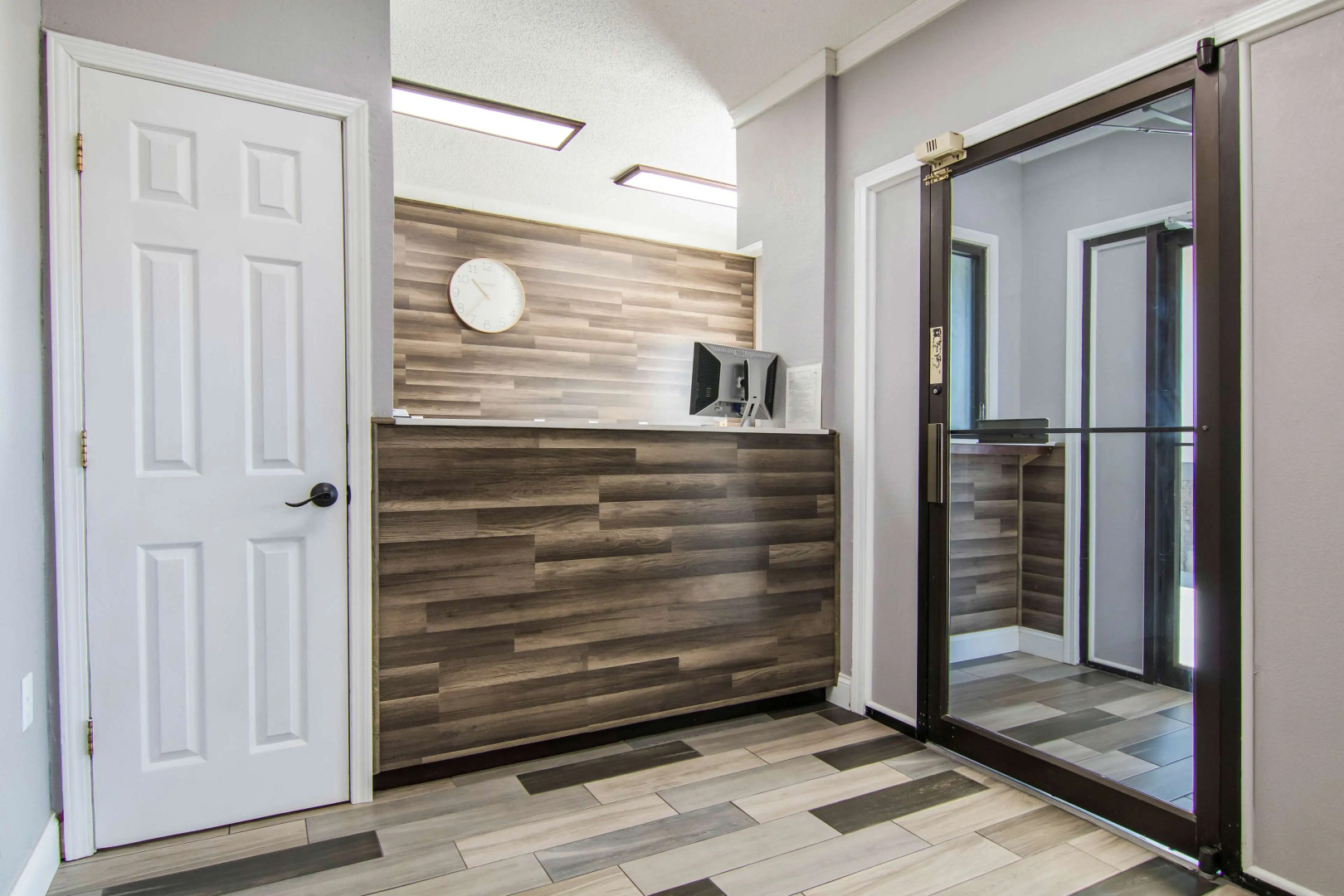 Super 8 by Wyndham Perry National Fairground Area I-75