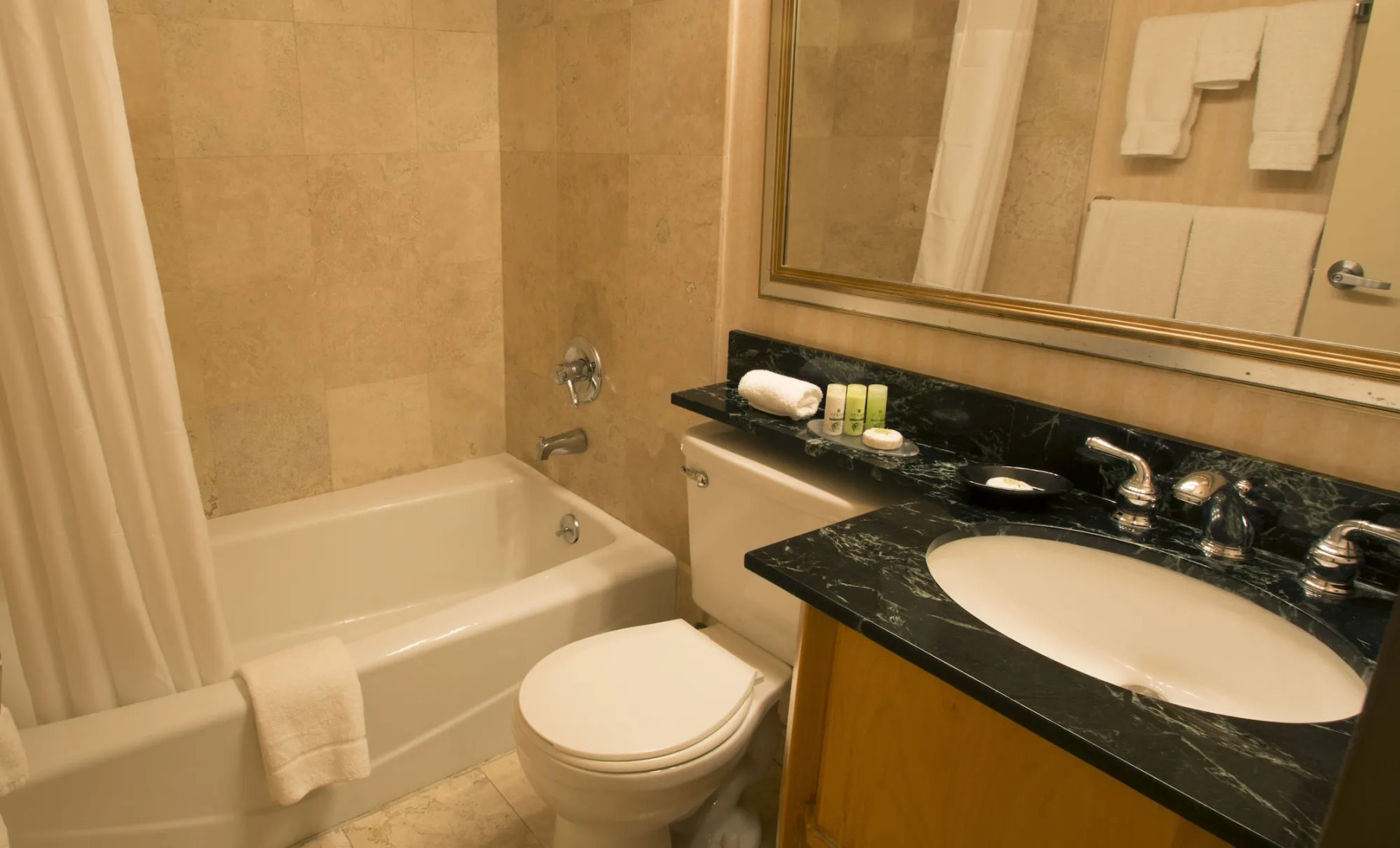 Adria Hotel And Conference Center