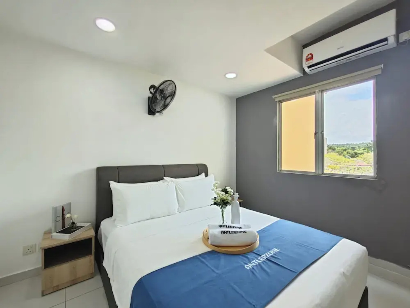 Tiara Desaru By Antlerzone