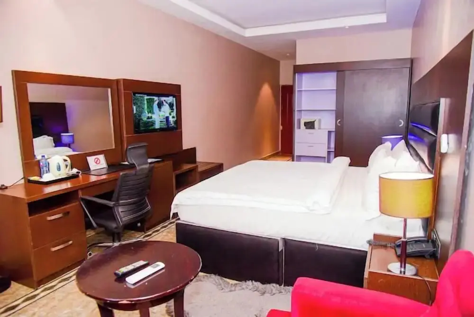 Haute ApartHotel
