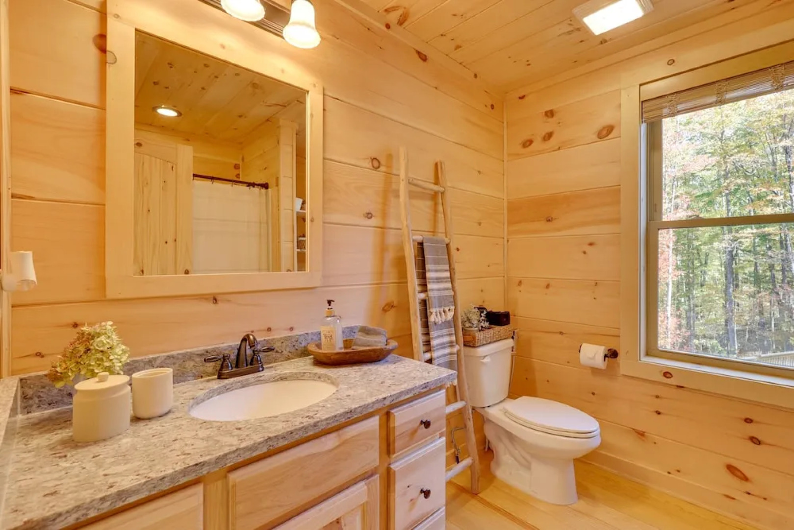 12 Mi to Sugar Mountain: Luxe Banner Elk Escape