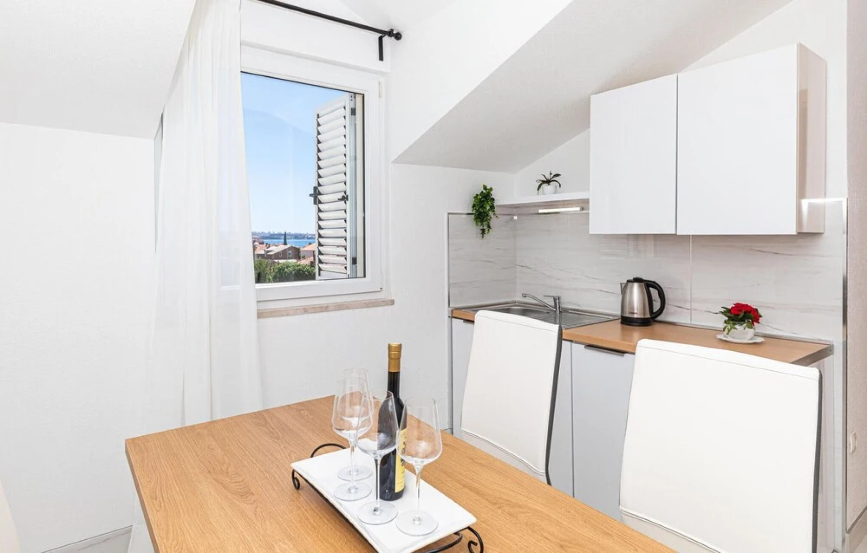 Beautiful Home in Kastel Kambelovac With Wifi and 3 Bedrooms