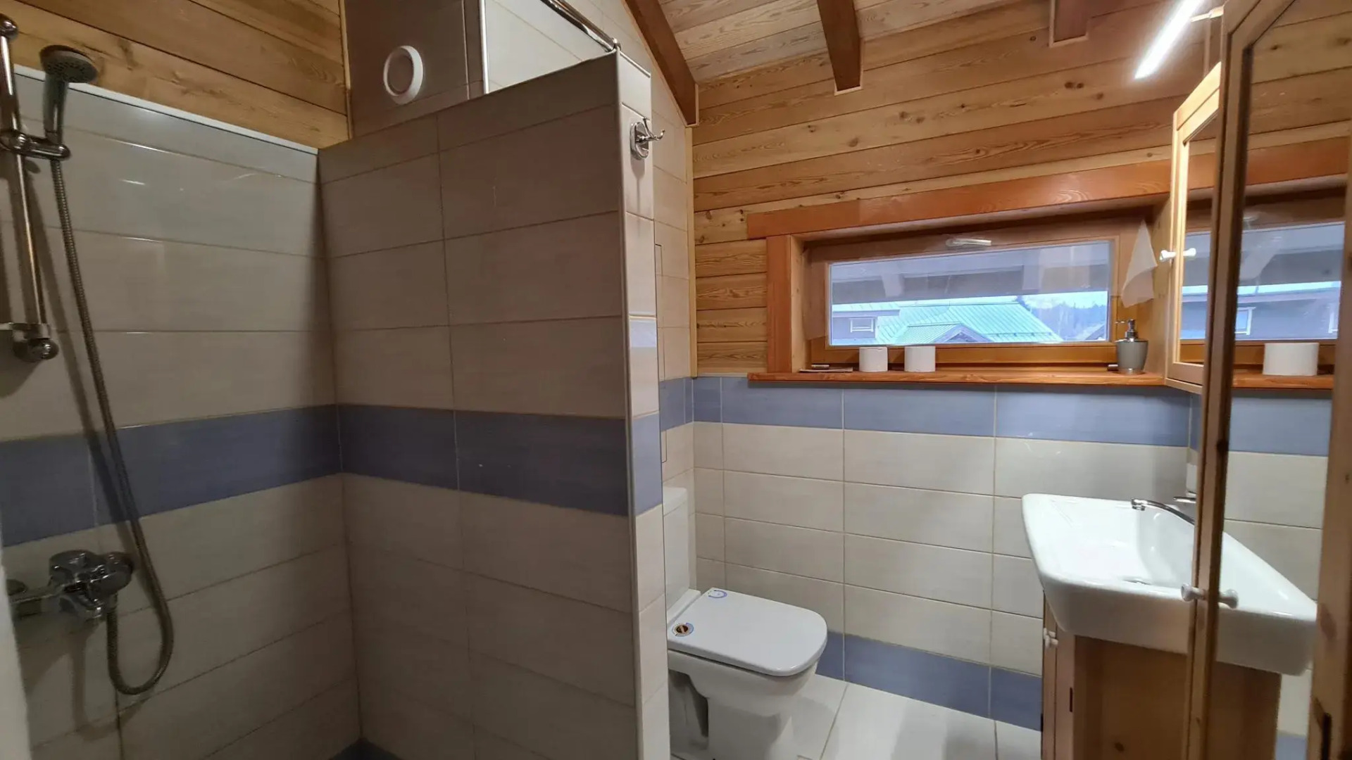 Коттедж А6 на базе отдыха Новинки Парк