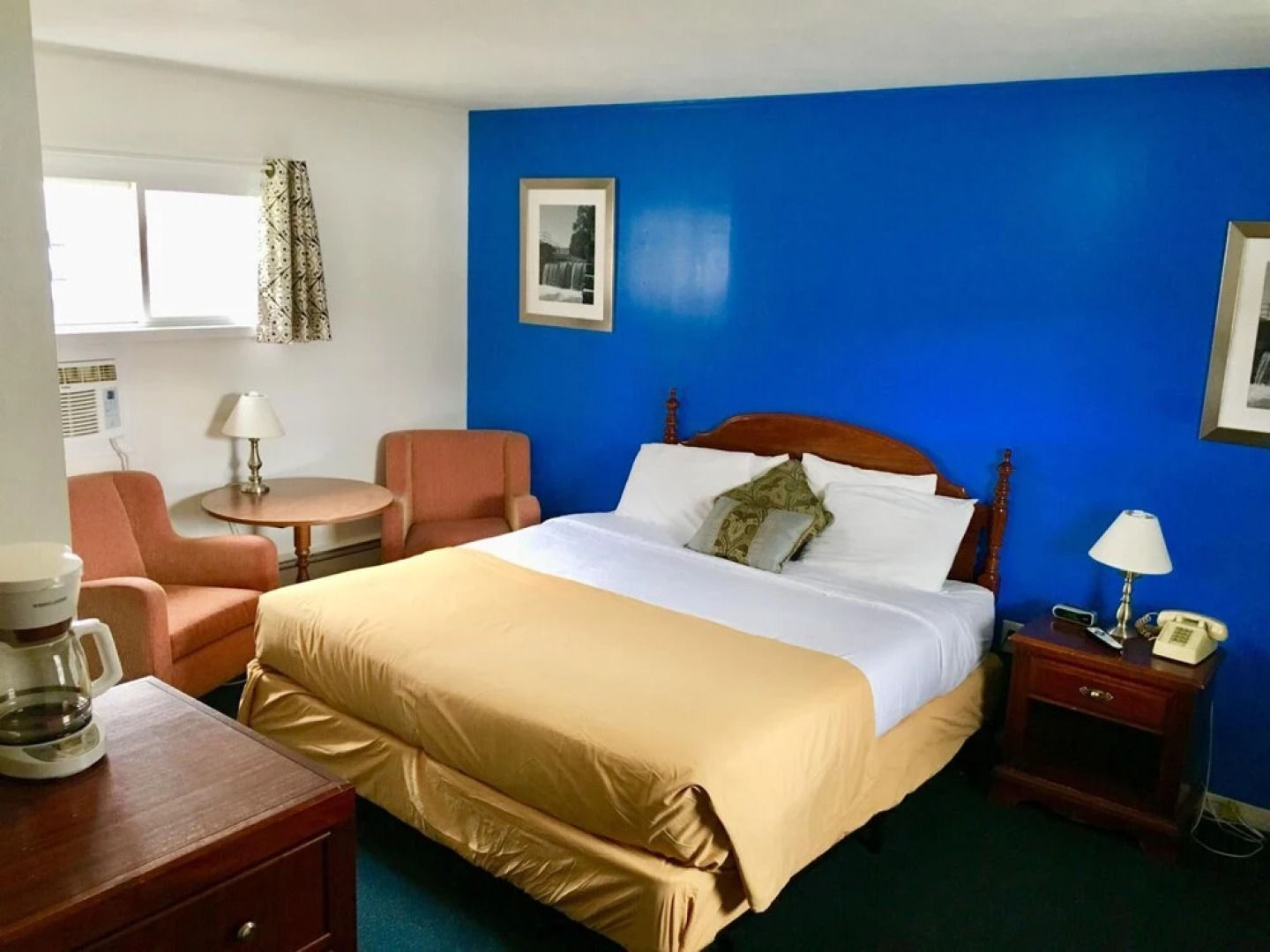 Saco River Motor Lodge & Suites
