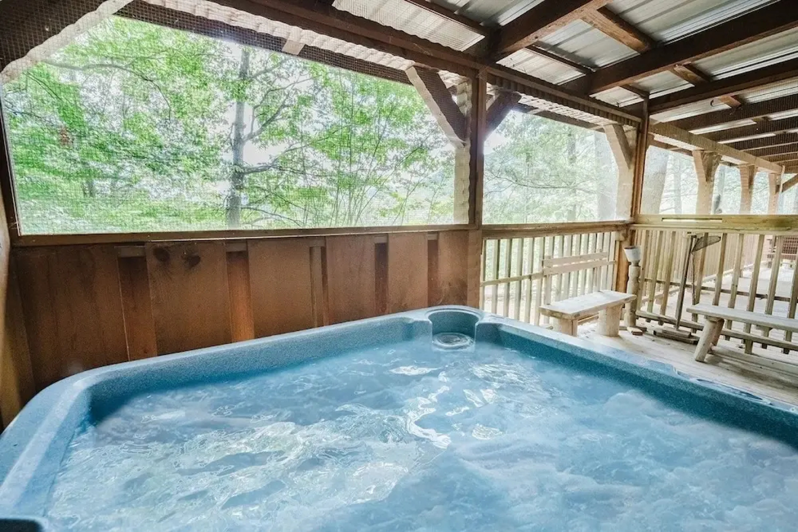 Big Kahuna Lodge 3 Bedroom Cabin by RedAwning