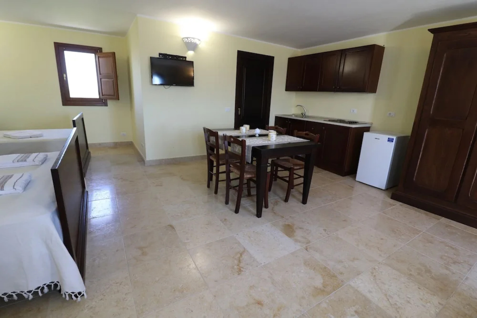 B b With Swimming Pool Tenuta Agrumi del Salento Triple Deluxe Citrus Attic