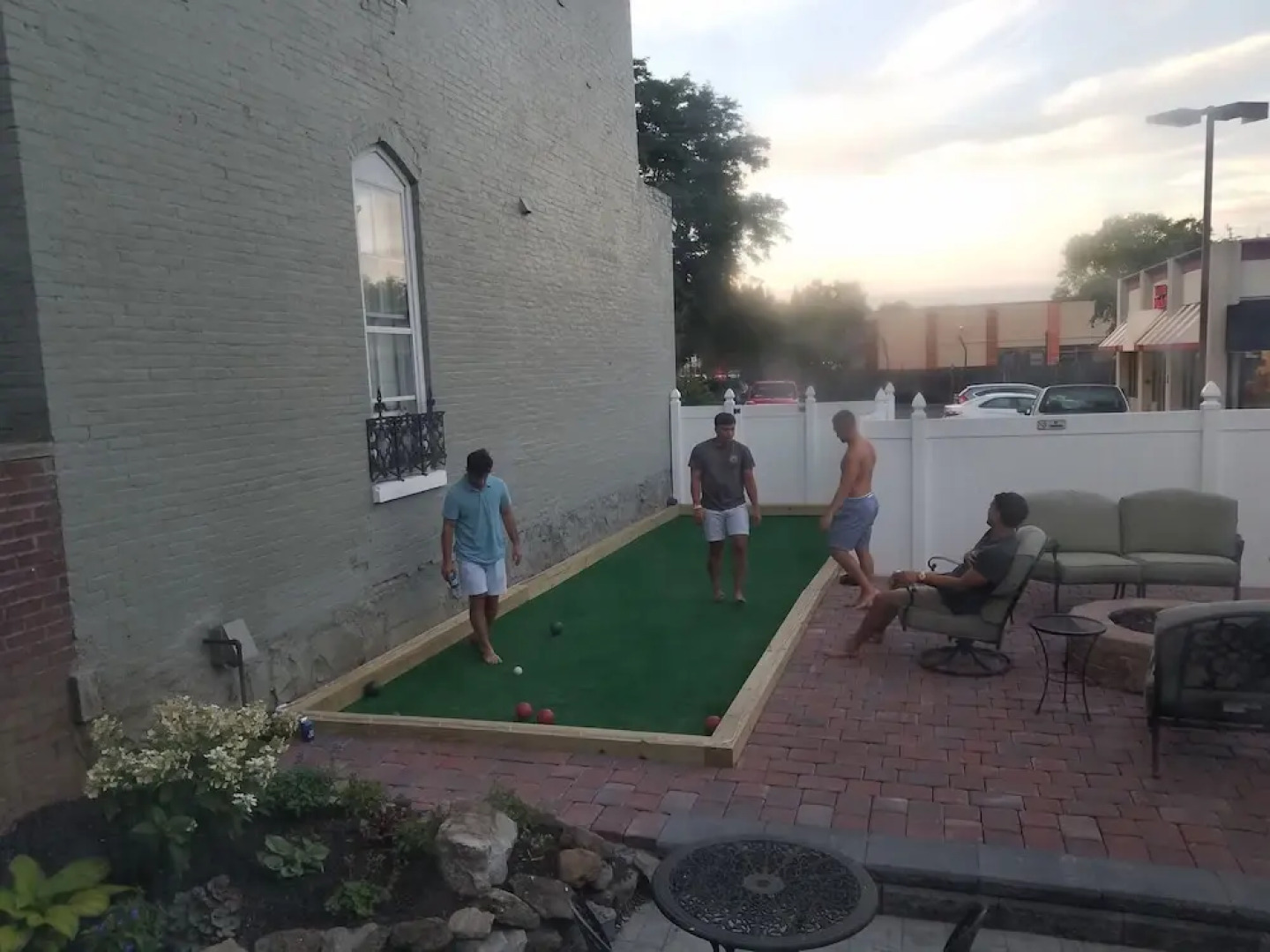 The Carriage House Inn