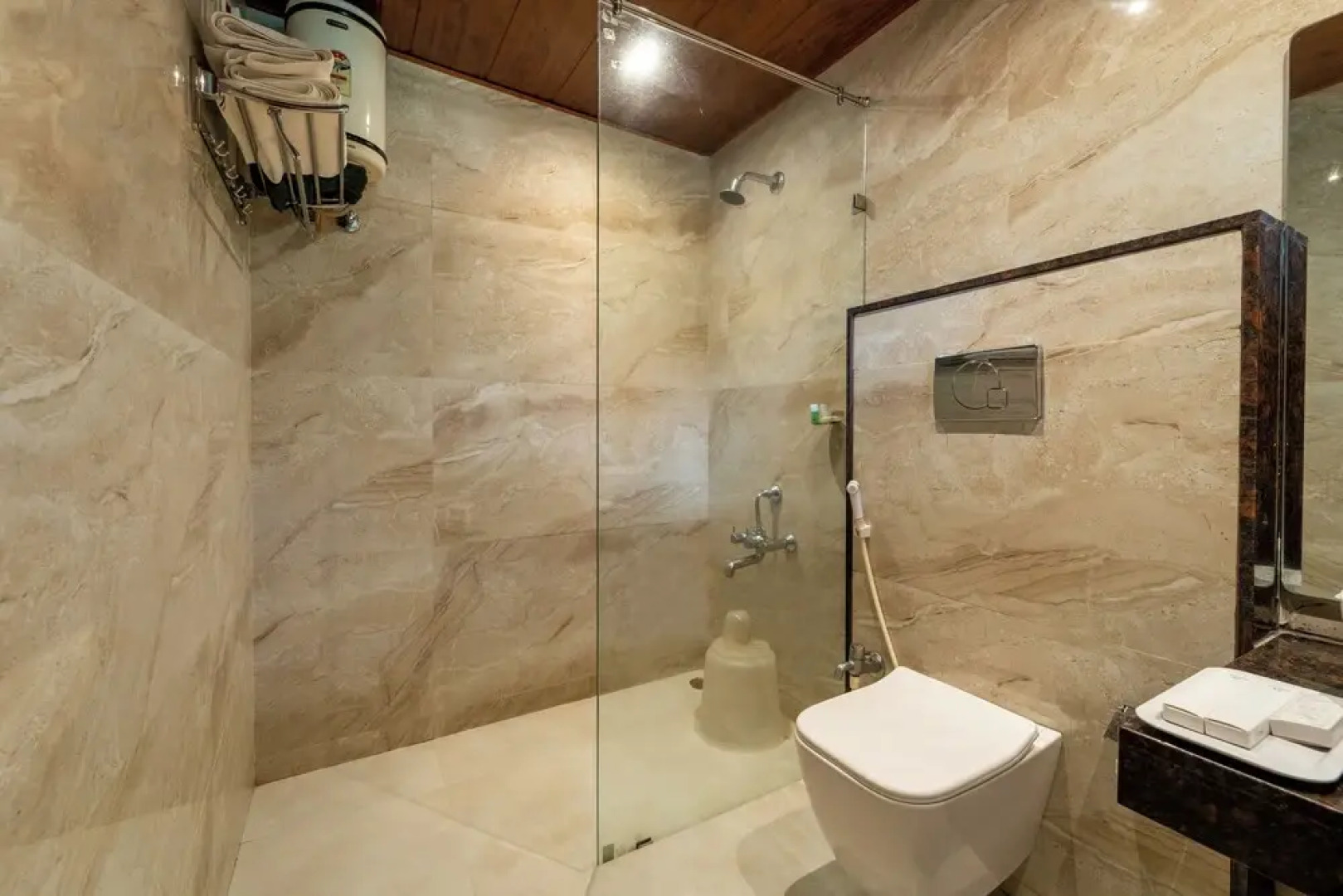 Shangri La Jungle Resort