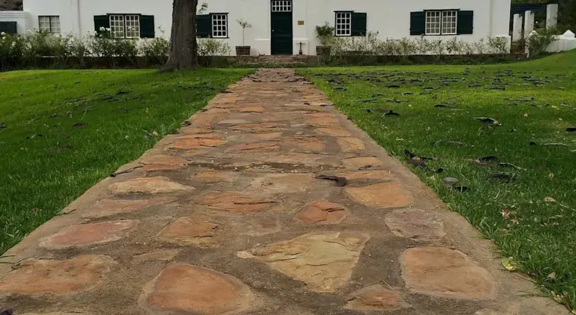 Clifton Country Manor