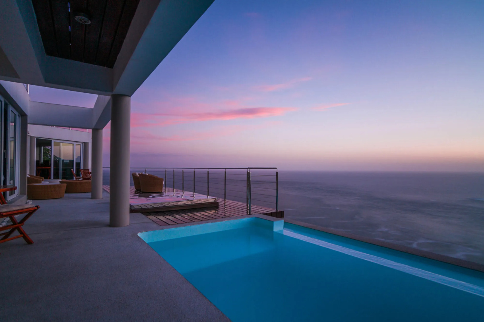 Head over Hills Luxury Retreat