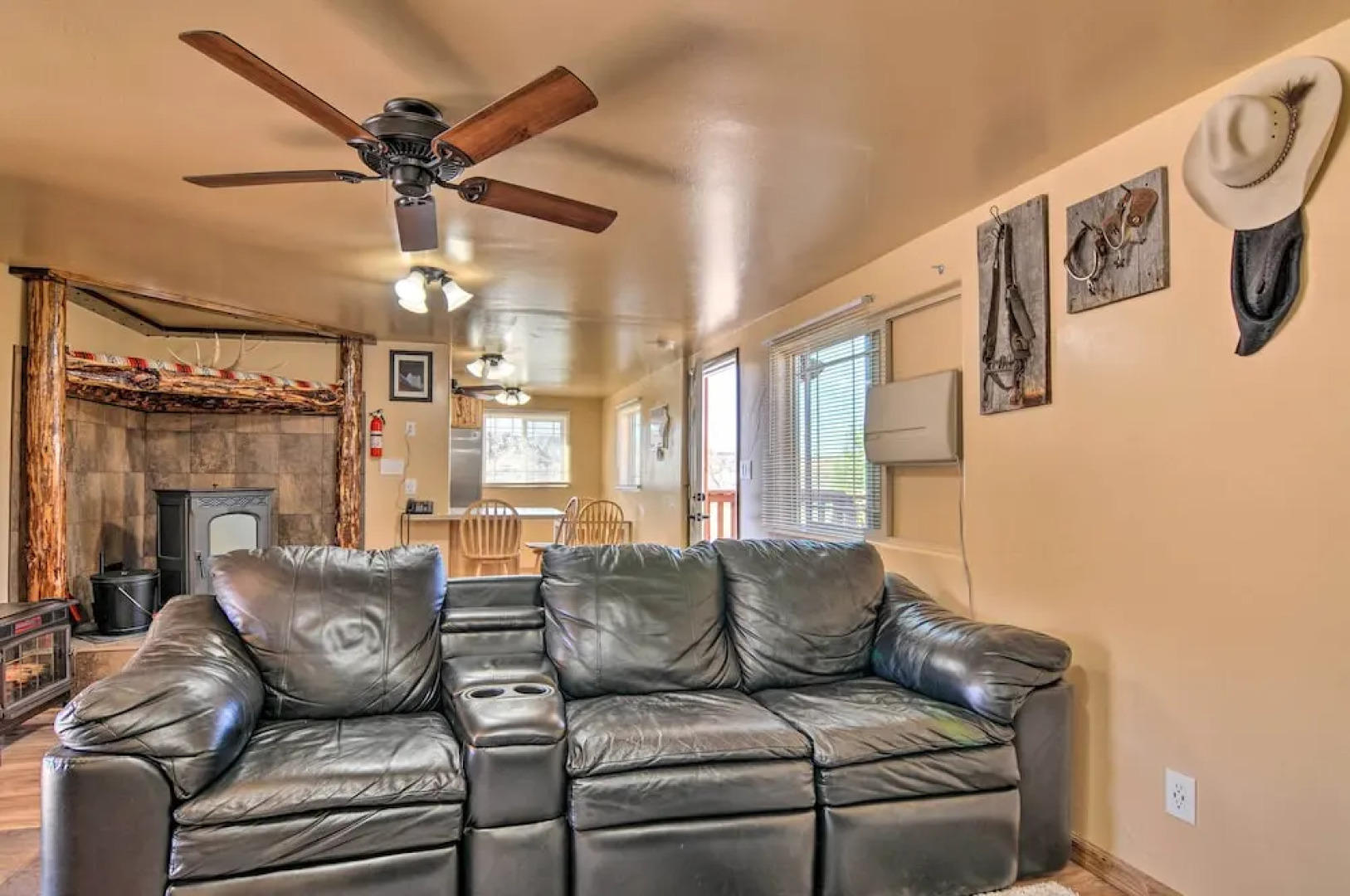 Cozy Home w/ Canyon Views: 2 Mi to Grand Staircase