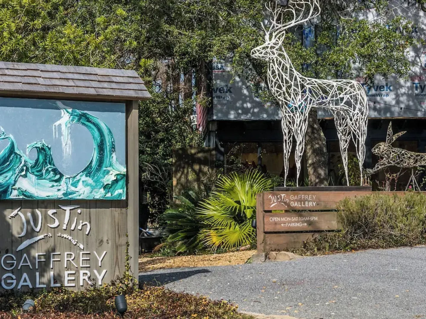 Your Ideal Beach Getaway With Private Pool, Game Room and Close to Beach!