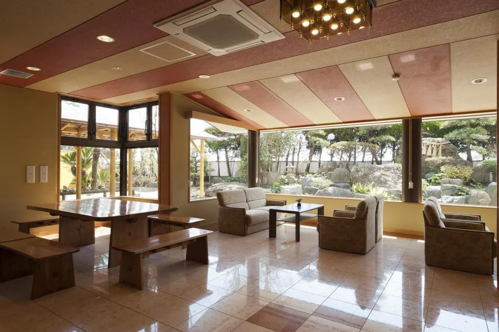 Toshimaya Tsukihama-no-Yu