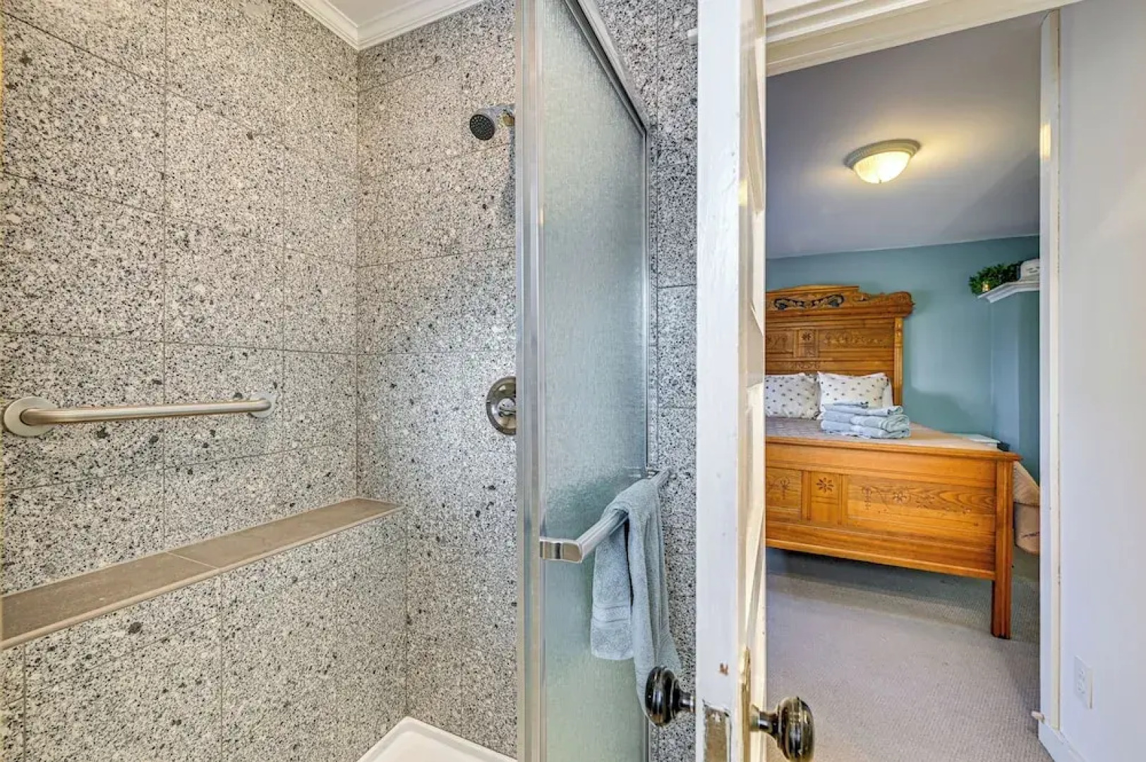 Walk to Town & River: Cozy North Creek Cottage