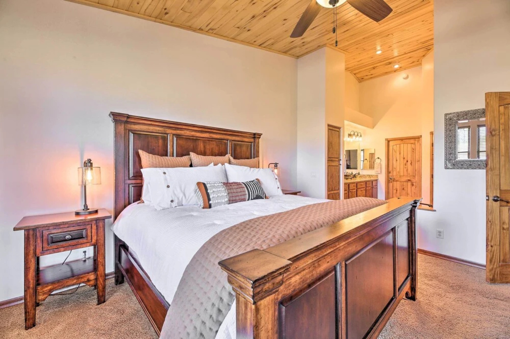 Patio, Deck & Grill: Spacious Show Low Home!