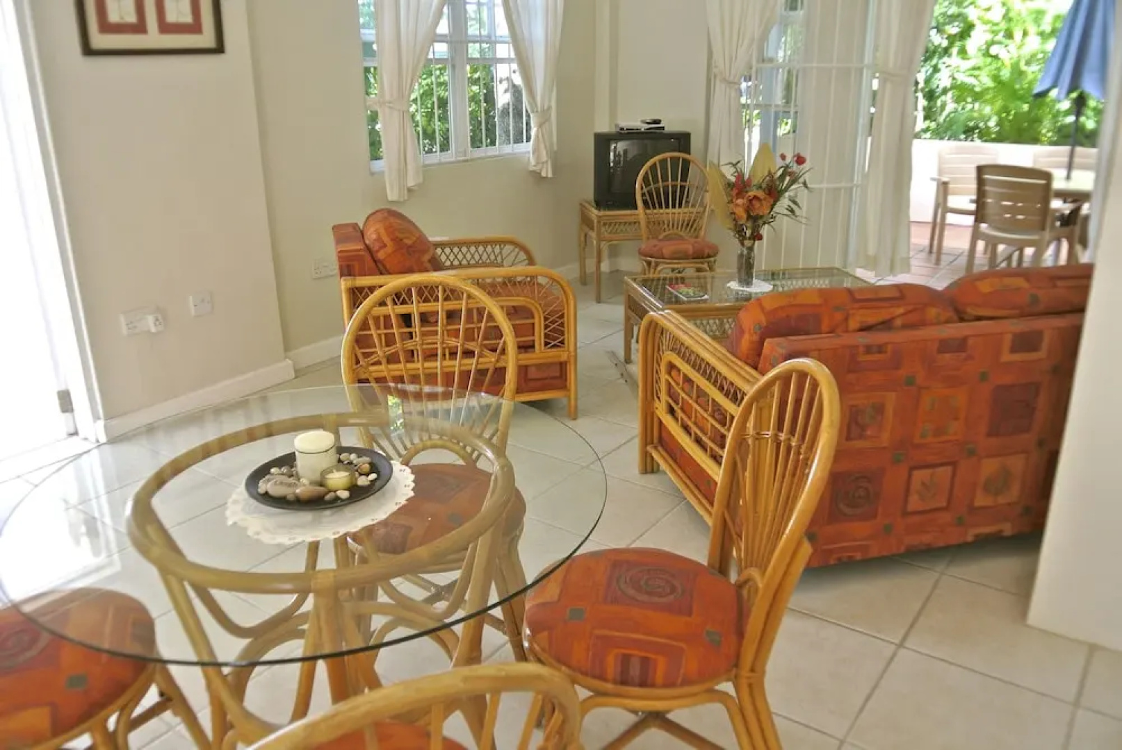 Poinsettia Villa Apartments
