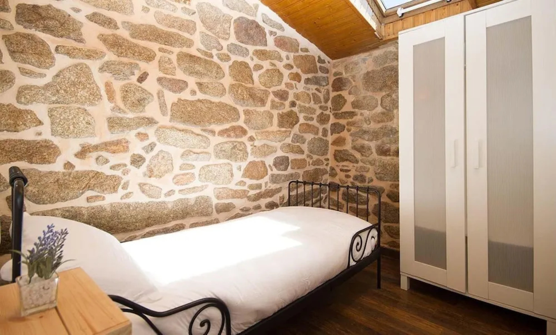 House - 3 Bedrooms with WiFi - 107749