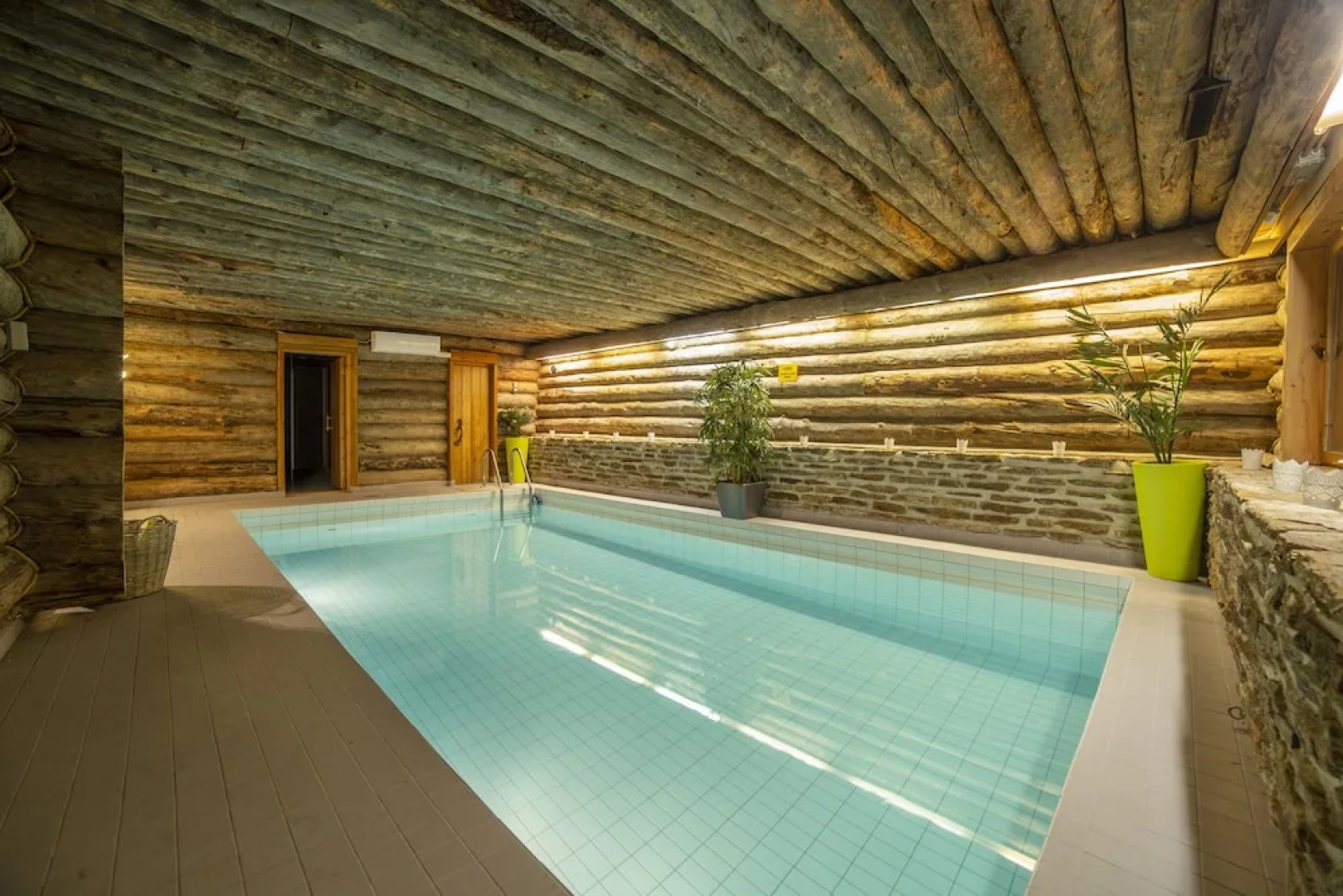 Kuukkeli Log Houses Aurora Resort