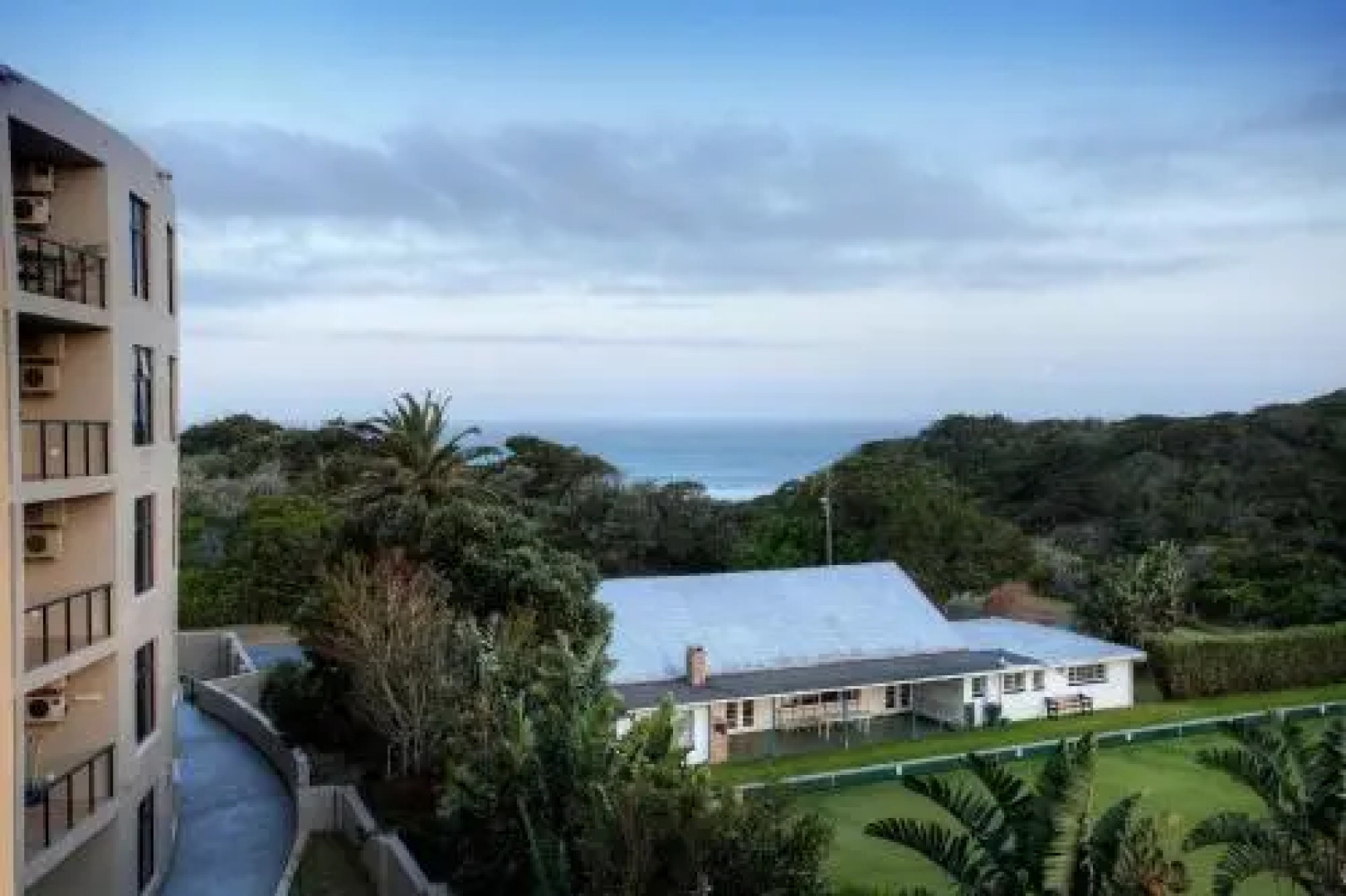 Kat Leisure The Reef Bed and Breakfast