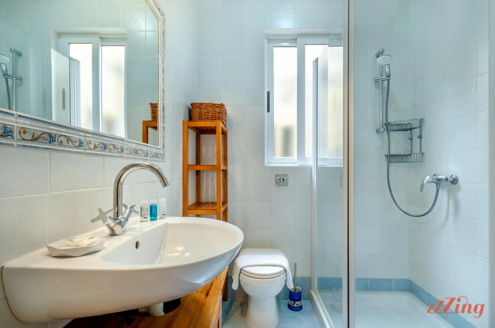 Sea and Cliff Views in a Modern Apt w Terrace