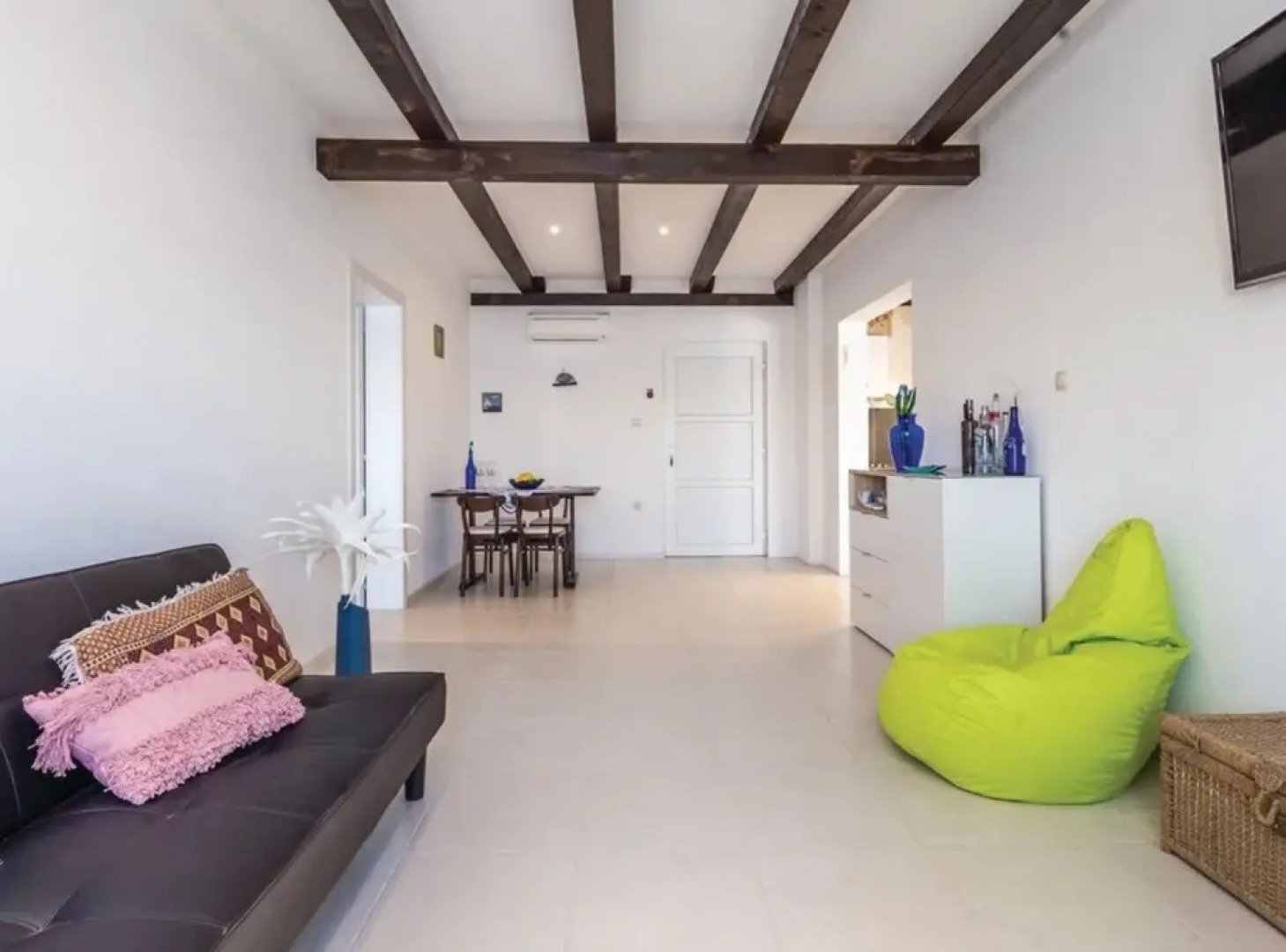 Sunny Beachfront Jablanac Apartments