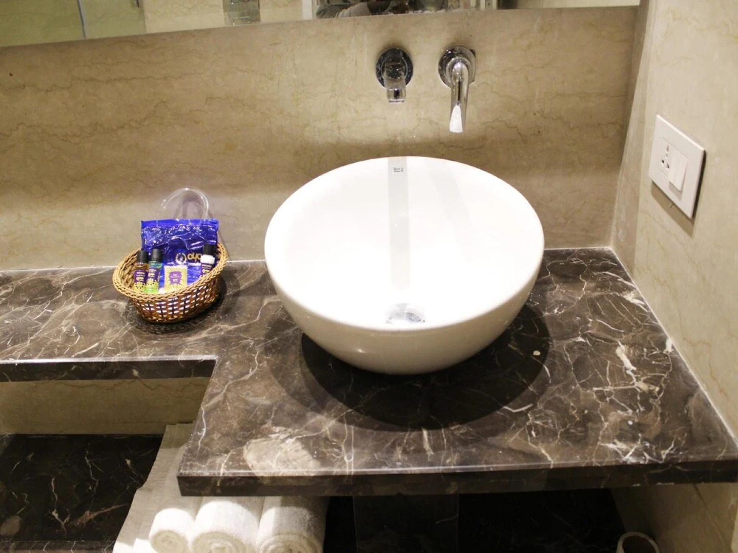 OYO 2637 Hotel Picasso Prive