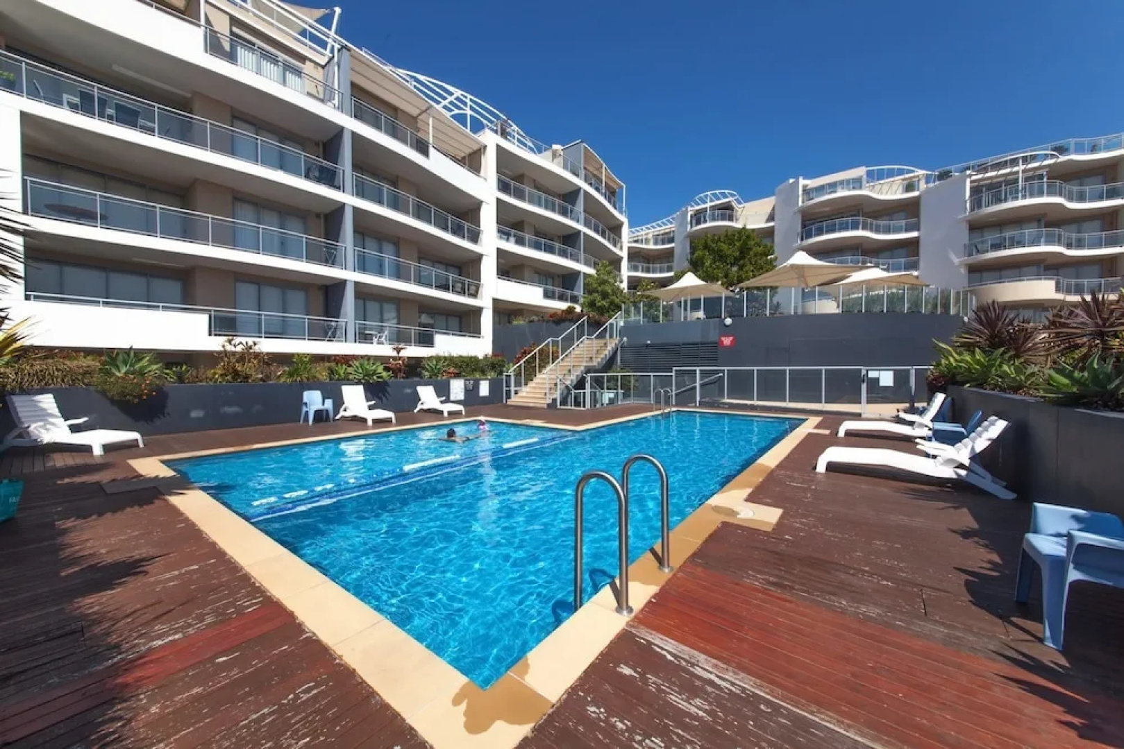 Cote D'Azur, Unit 11/61 Donald Street
