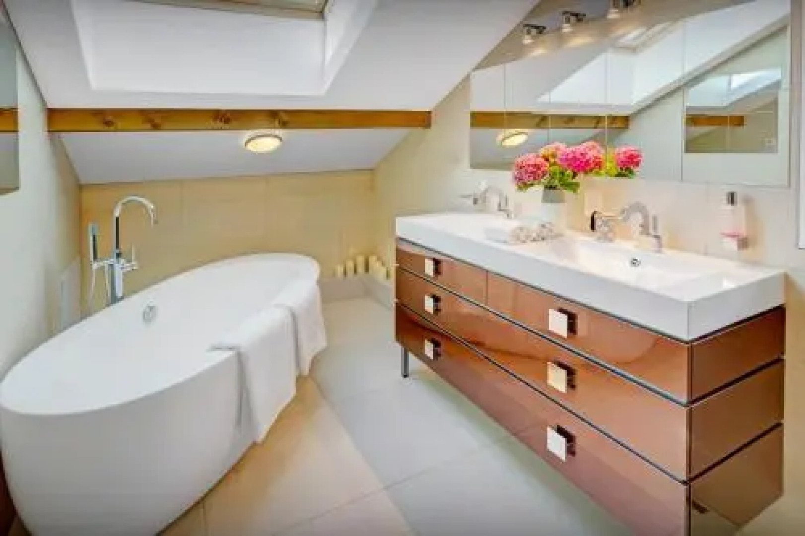 Villa Flying Dragon - OVO Network