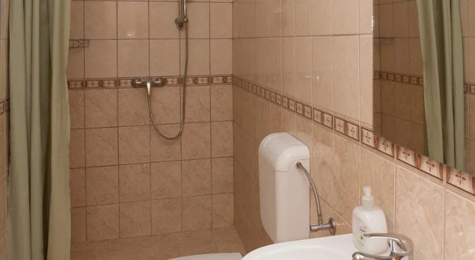 Páratlan Apartmanház