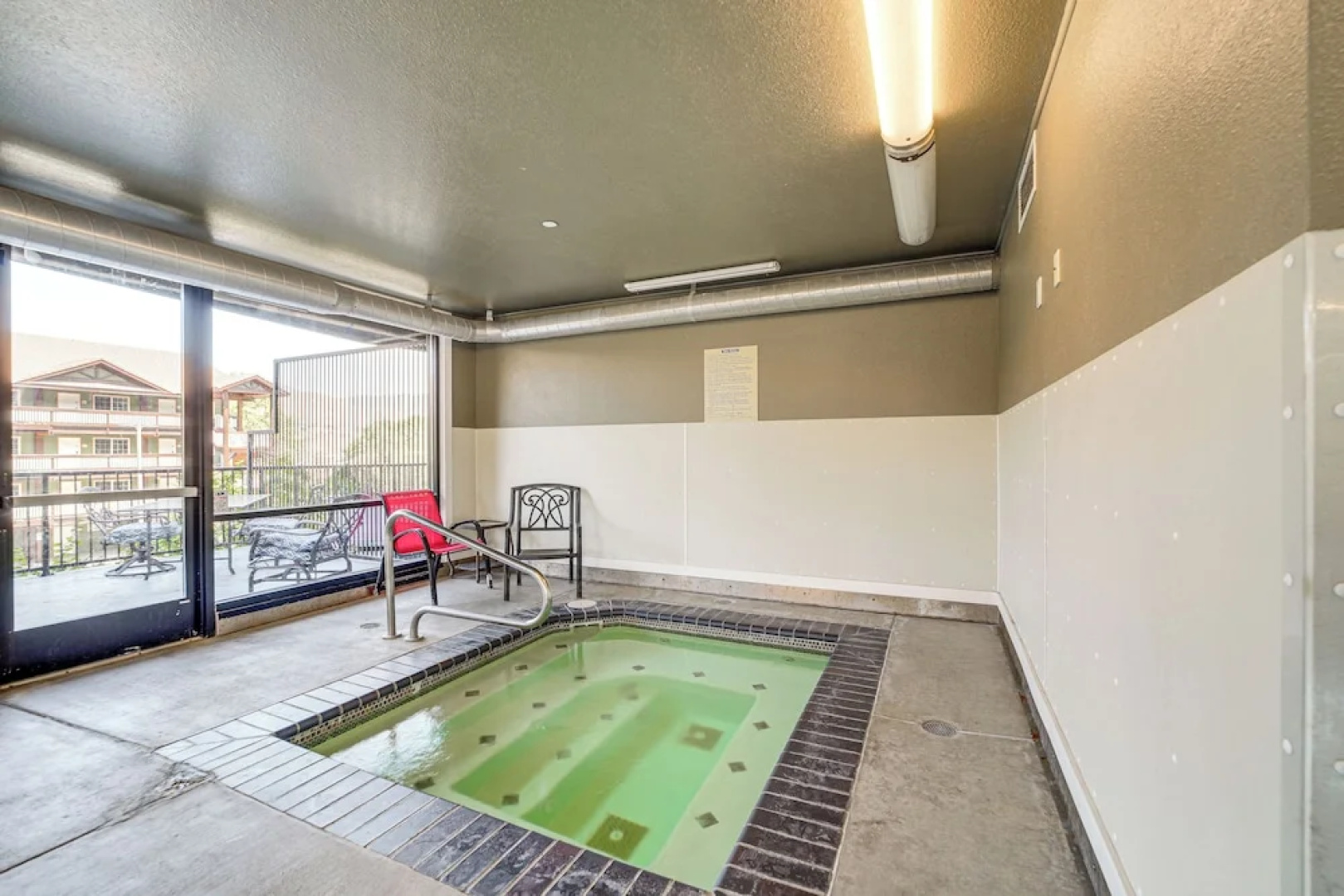 Resort Getaway on Lake Chelan: Pool + Beach Access