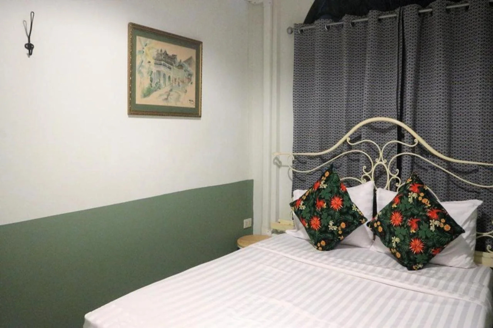 The Neighbors Hostel - Adults Only