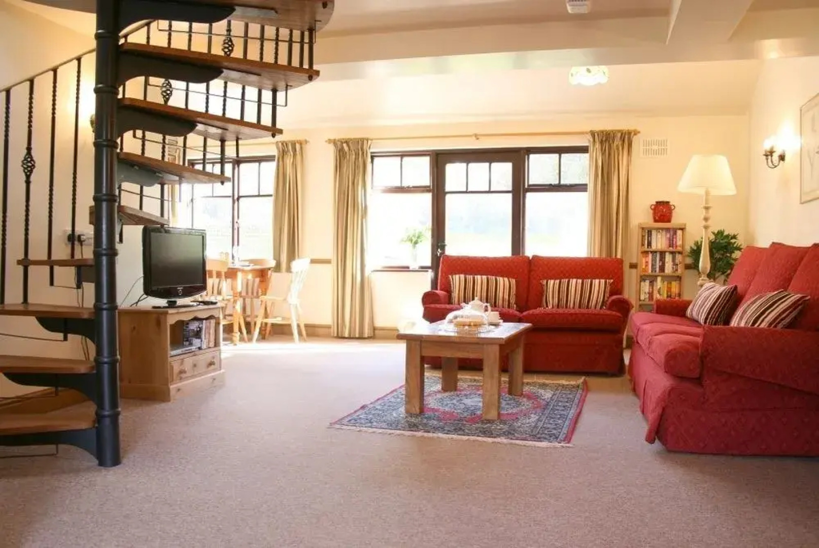 Bridge Farmhouse and Old Stables