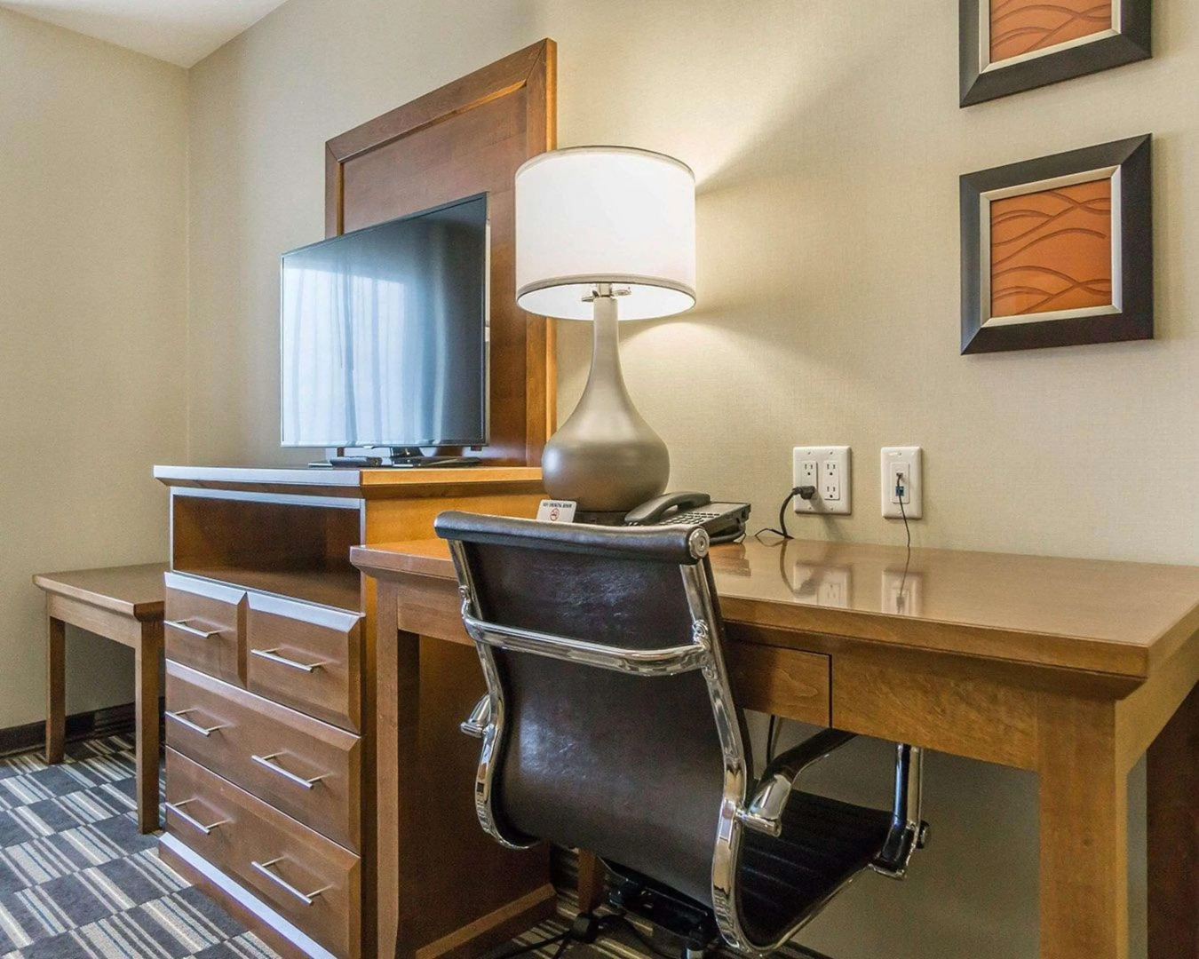 Comfort Inn & Suites Edmonton International Airport