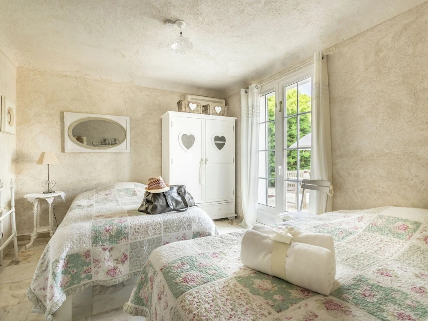 Luxurious villa in Les Issambres with Jacuzzi