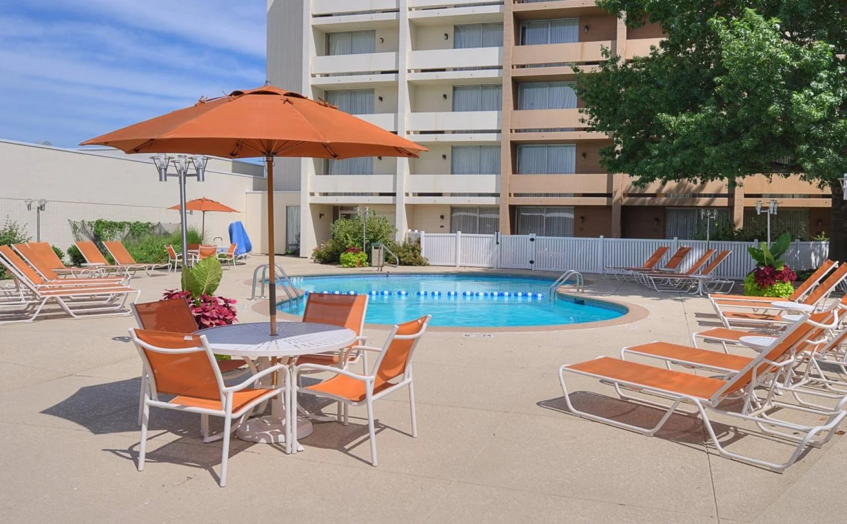 Forest Park Hotel by MDR