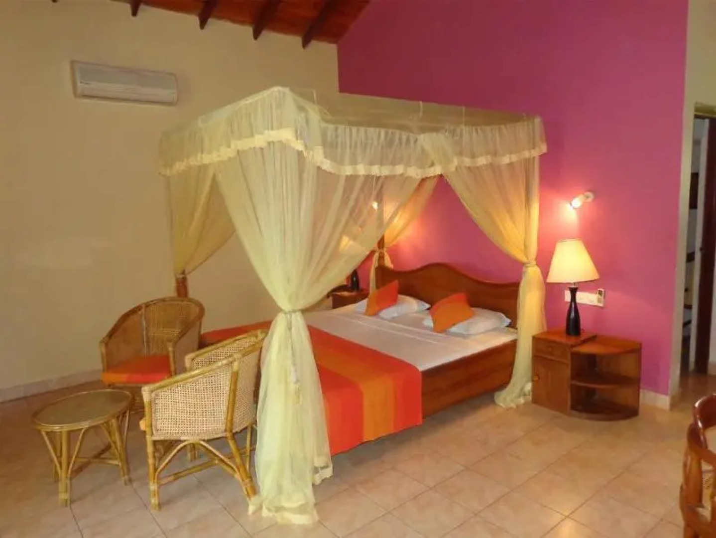 Hotel Yapahuwa Paradise