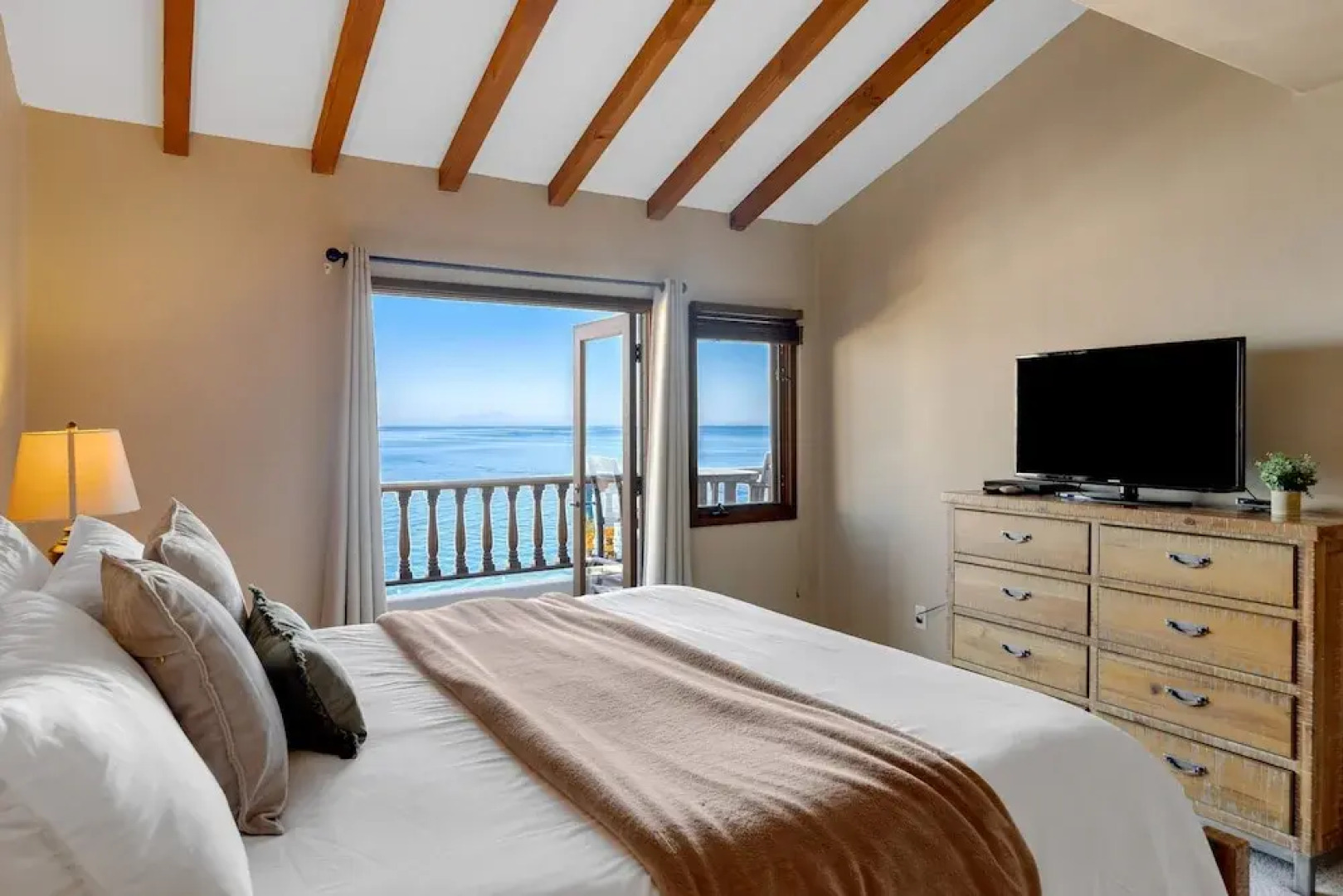 Camino De Flores by Avantstay Views Pool Beach Access Community Amenities