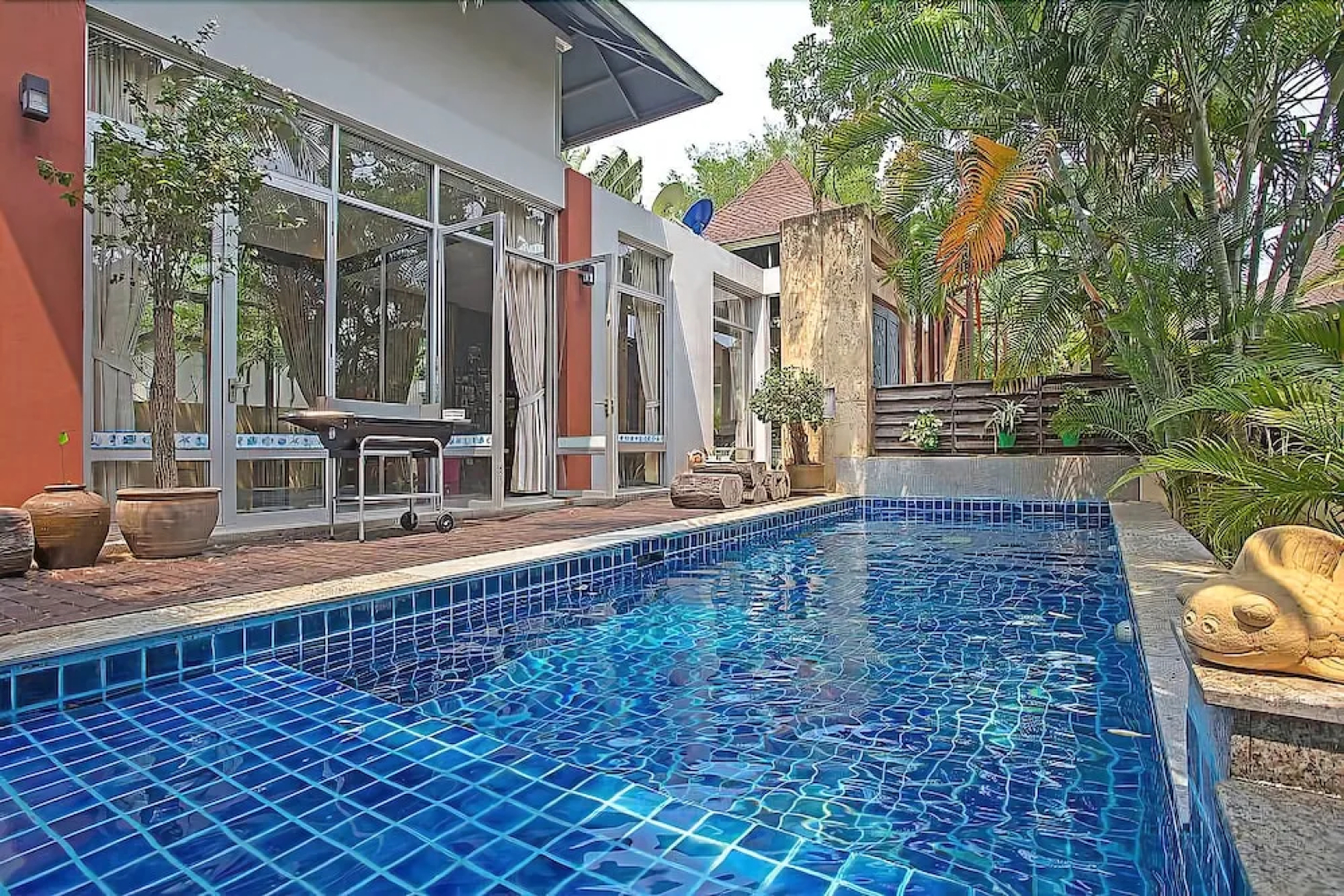 Jomtien Waree 2