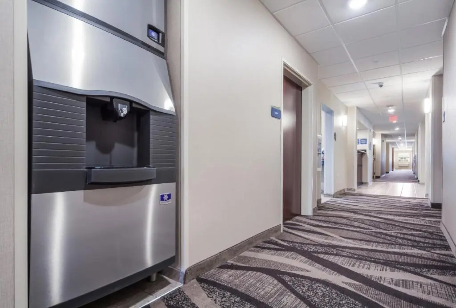 Cobblestone Inn & Suites-Fremont