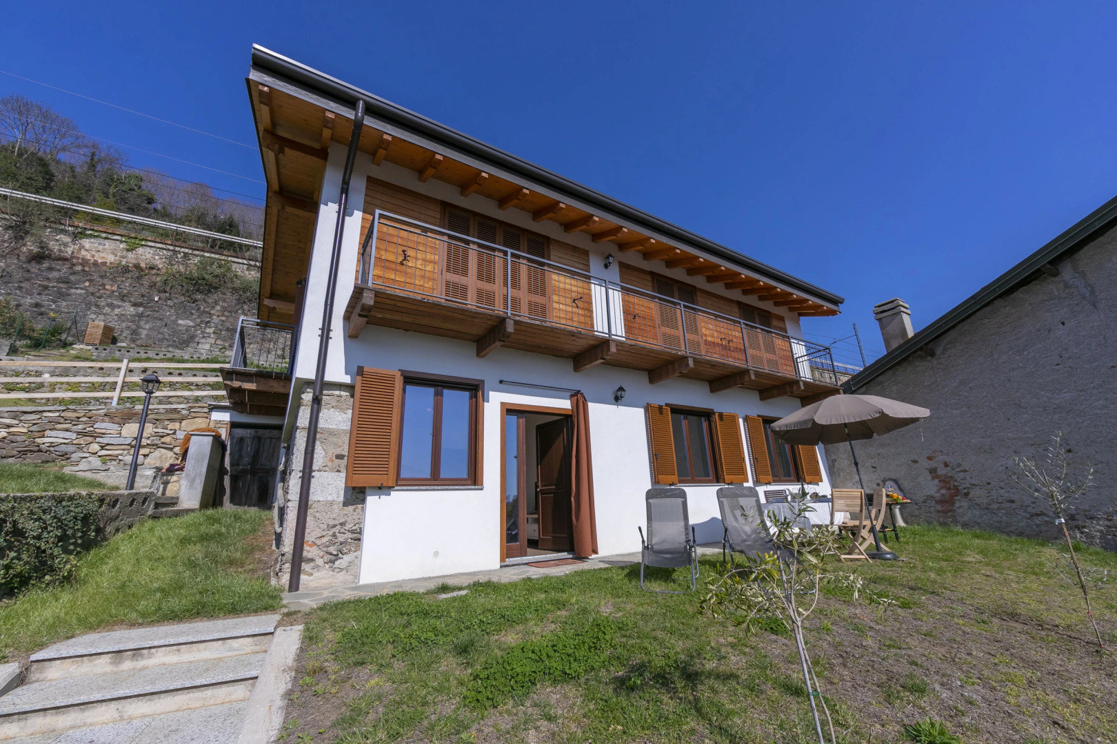 Lesa Country With Pool