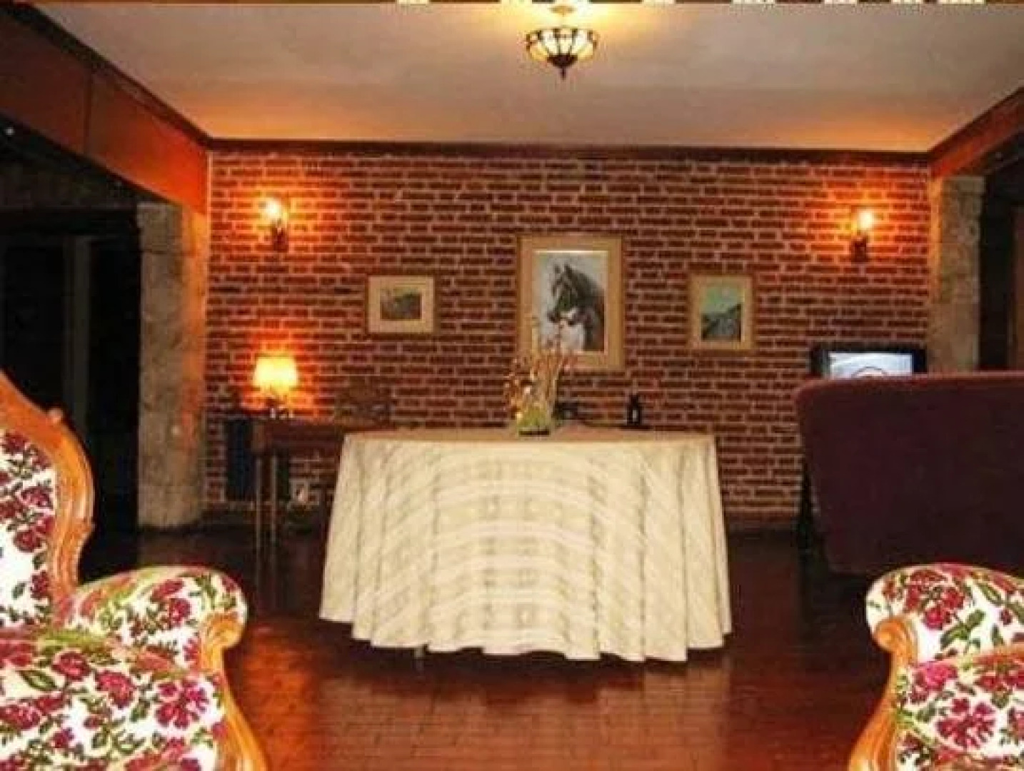 Los Nobles Hostal de Bosque