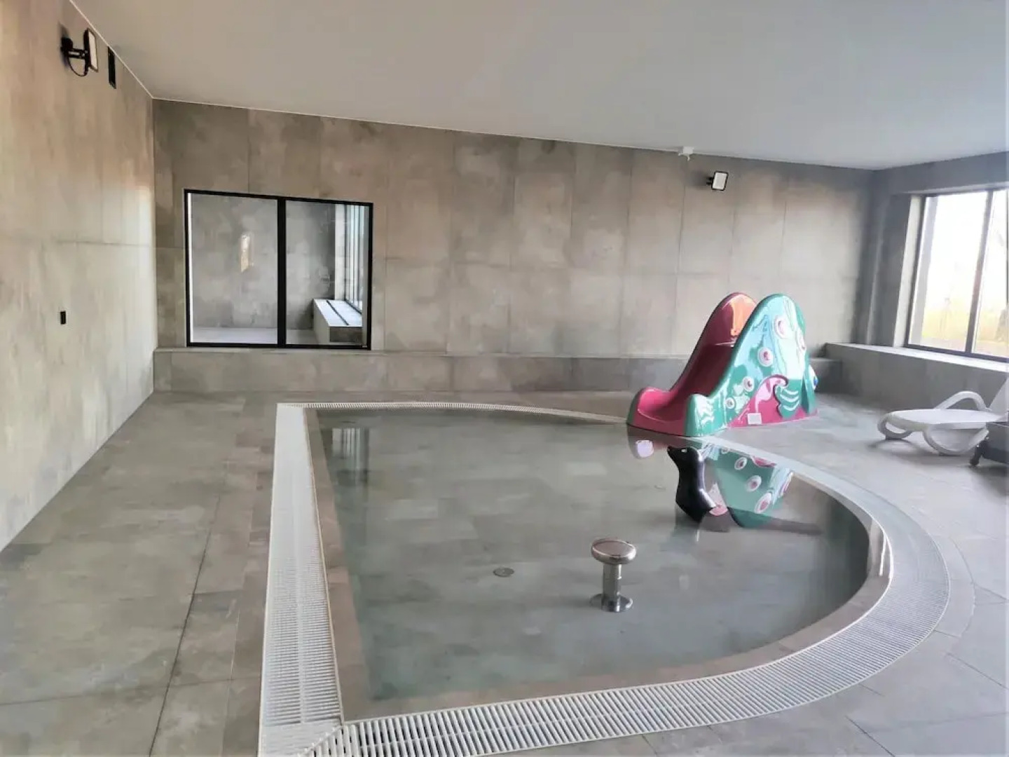 A Comfortable Apartment With a Swimming Pool and Sauna in Dziwnow for 4 People