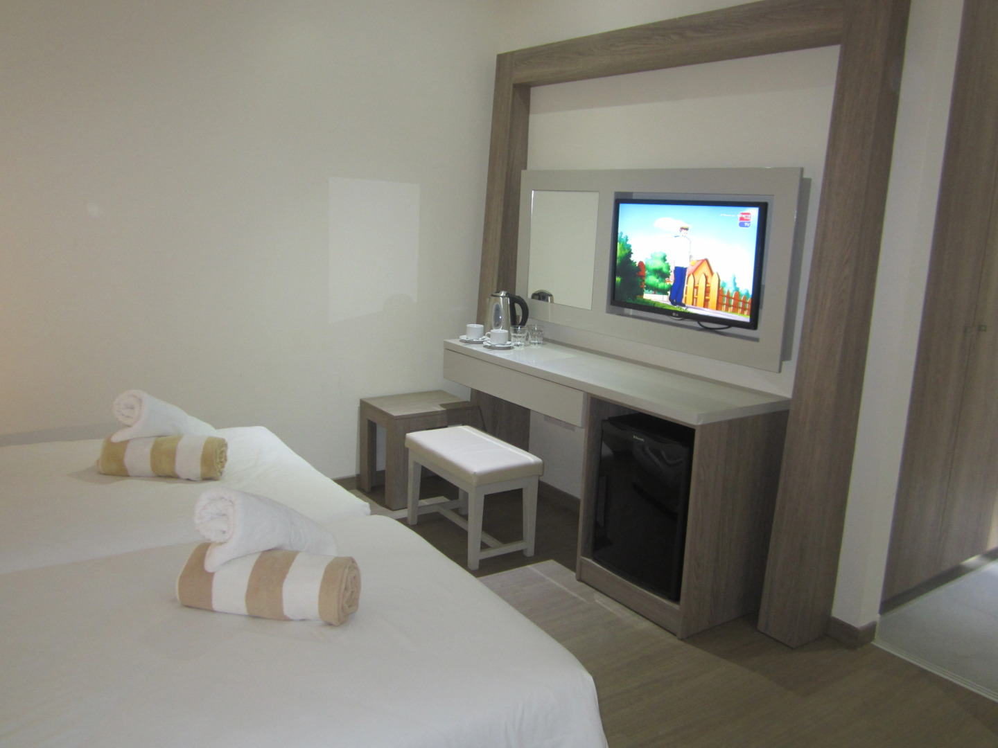 Отель Melpo Antia Hotel & Suites