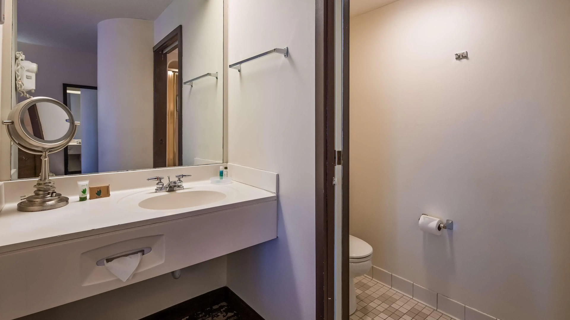 Charlevoix Inn & Suites SureStay Collection by Best Western