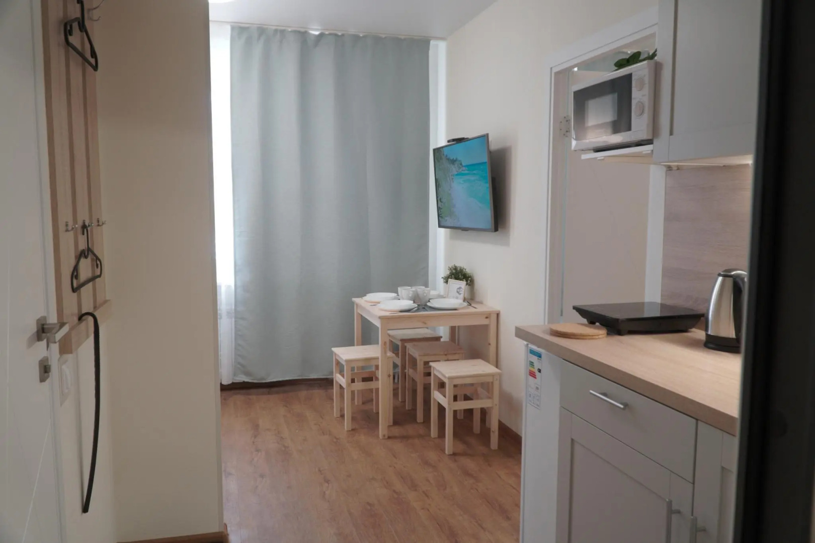 Диван и Чемодан на ул. Серафимовича, 1/4